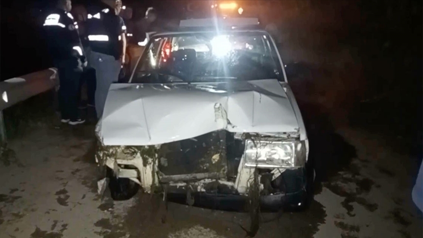 Antalya'da otomobilin dereye düşmesi sonucu 2 kişi hayatını kaybetti