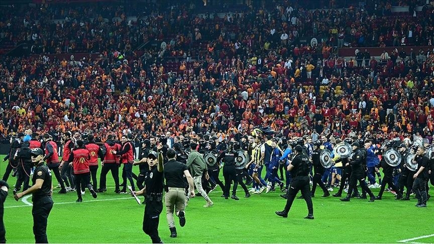 Galatasaray-Fenerbahçe derbisi sonrasındaki olaylara ilişkin 3 şüphelinin savcılık ifadesine ulaşıldı