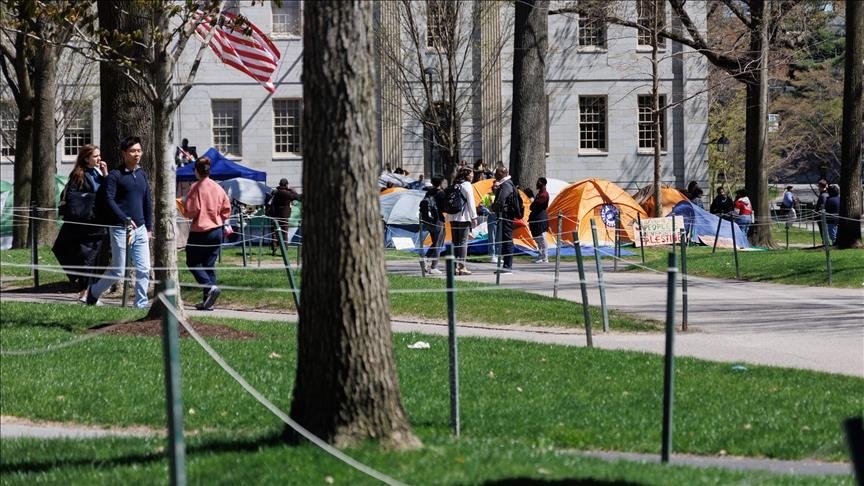 Estudiante oradora de Harvard critica universidad por respuesta a las protestas a favor Gaza