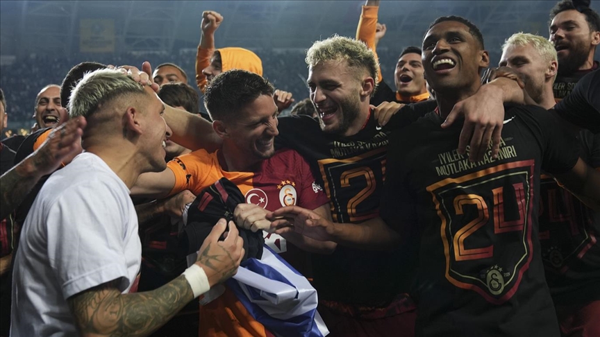 Galatasaray win Turkish Super Lig title