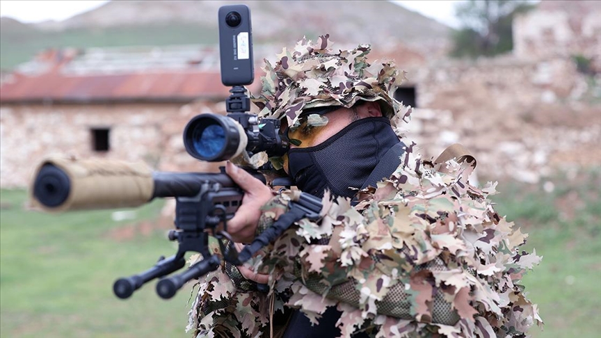 Sivas'ta terk edilen köy "airsoft" oyununa ev sahipliği yapıyor