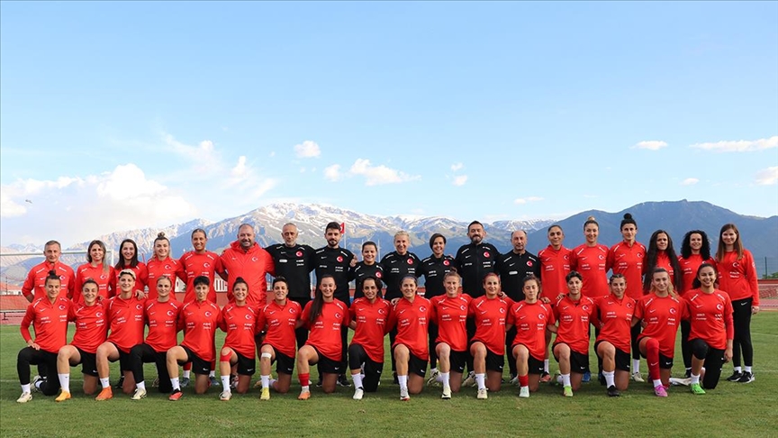 A Milli Kadın Futbol Takımı sporcuları yeni başarılar hedefliyor