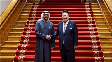 رئيس الإمارات يبحث في كوريا الجنوبية تعزيز العلاقات الثنائية