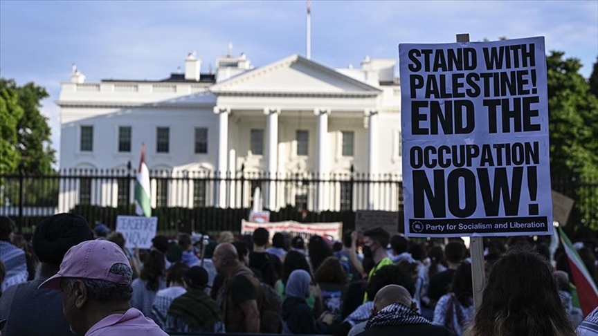 Hundreds gather outside the White House to protest Israel’s attack on Rafah.