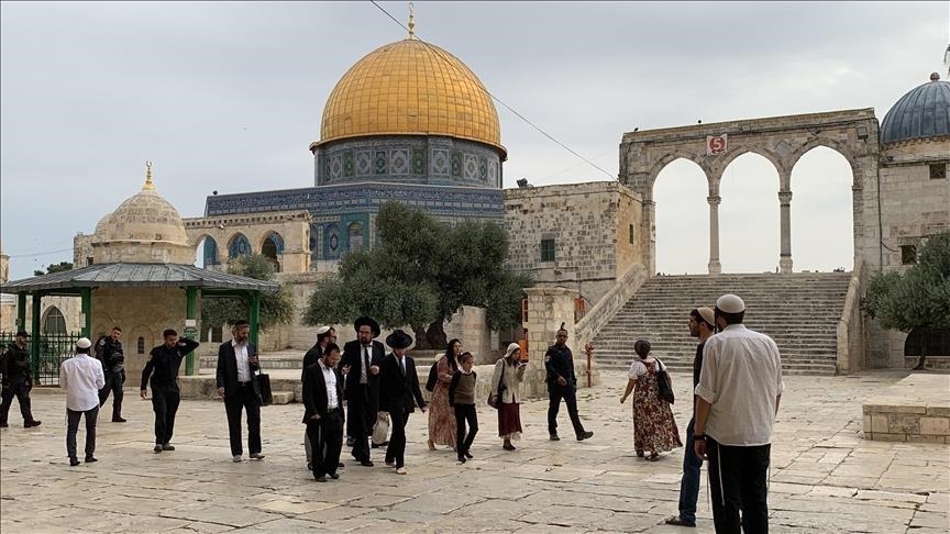 Des colons israéliens font irruption dans la mosquée Al-Aqsa et accomplissent des rituels talmudiques