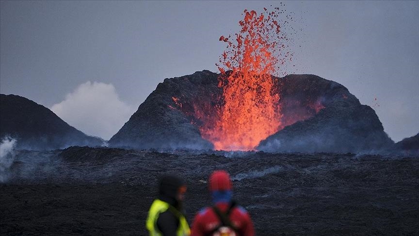 Volcano erupts again in Iceland