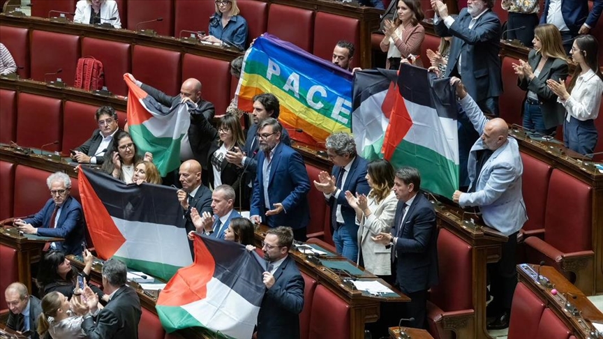 Italian lawmakers unfurl Palestinian flags in parliament Italian lawmakers unfurl Palestinian flags in parliament
