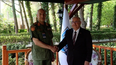 وزير الدفاع التركي يلتقي رئيس الأركان الليبي