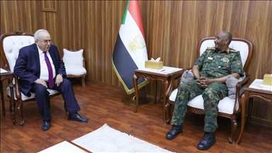 البرهان ولعمامرة يبحثان الدور الأممي في حل أزمة السودان