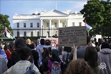 Cientos de personas se reúnen frente a la Casa Blanca para protestar por los ataques de Israel a Rafah
