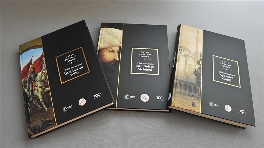Cumhurbaşkanı Erdoğan, İstanbul'un fethinin 571. yılına özel kitap için takdim yazısı kaleme aldı