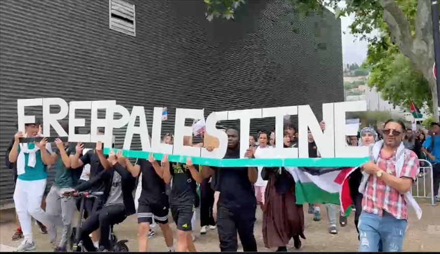 Gaza : Des centaines d’élèves défilent dans les rues de Nice après un rassemblement devant le lycée Apollinaire