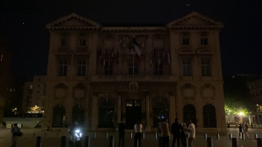 France: Plusieurs grandes villes éteignent leur mairie en soutien au peuple palestinien