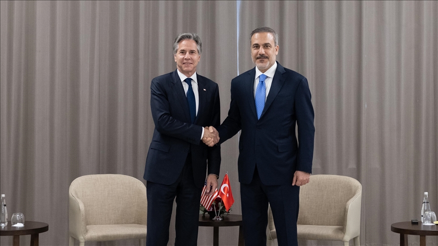 Turkish foreign minister meets US secretary of state in Prague