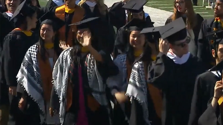 ABD'deki Princeton Üniversitesi mezuniyet töreninde öğrencilerden Filistin'e destek gösterisi