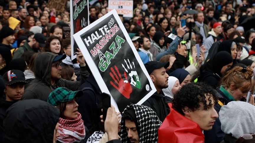 Manifestation pro-Palestiniennes à Paris: Le cortège surveillé par drone