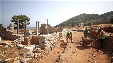 Mersin'deki Anemurium Antik Kenti'nde kazı ve restorasyon sürüyor