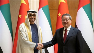بكين.. رئيس الإمارات يبحث مع مسؤول صيني رفيع تعزيز علاقات البلدين