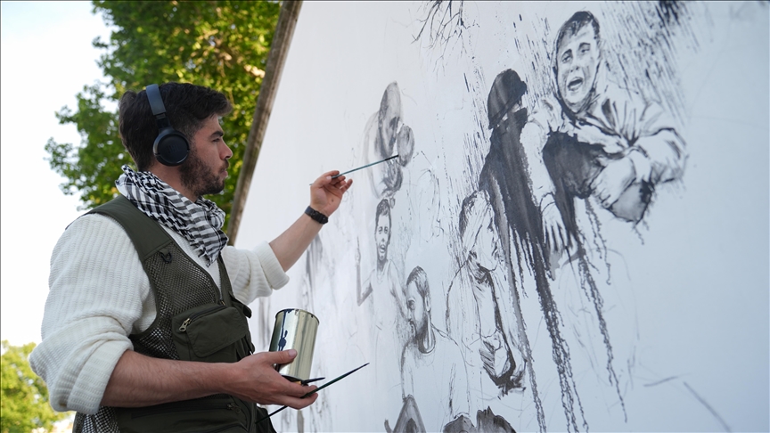 Turkish artist depicts Gaza onslaught in Istanbul