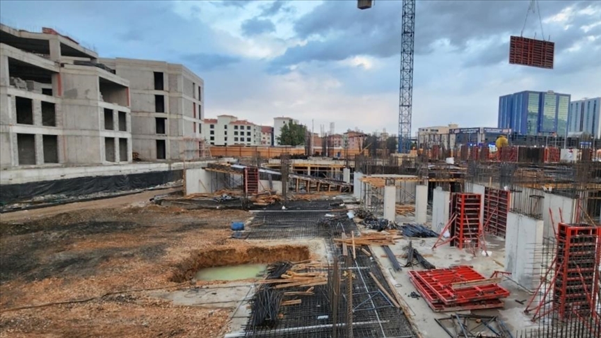 Depremin vurduğu Malatya'da "ticaretin kalbi" yeniden inşa ediliyor