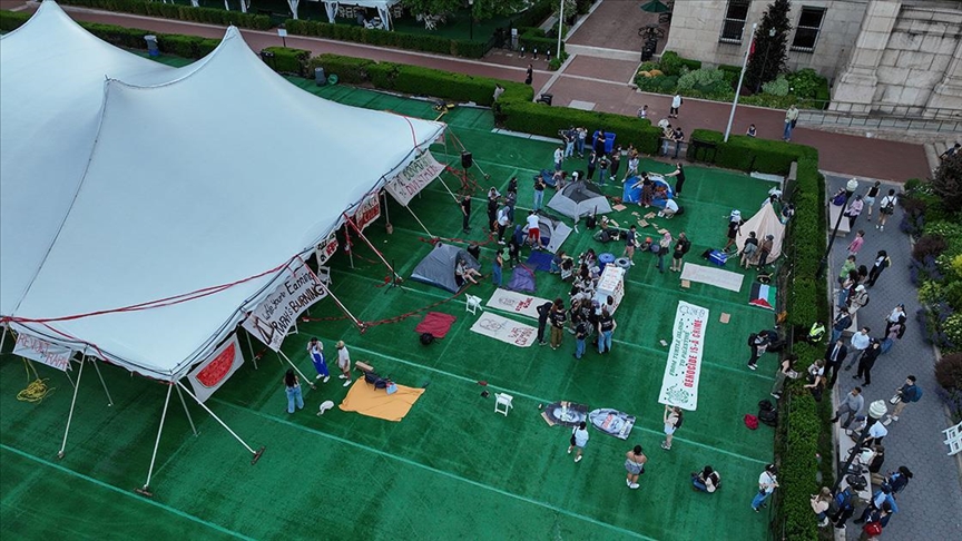 Pro-Palestinian students at Columbia University again set up tents Pro-Palestinian students at Columbia University again set up tents