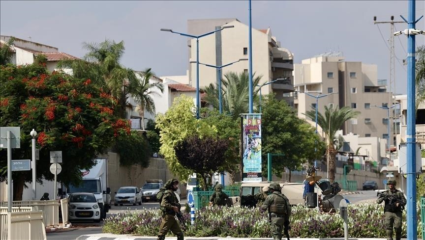 Média israélien: ''Un centre commercial à Kiryat Shmona touché par un missile tiré depuis le Liban"