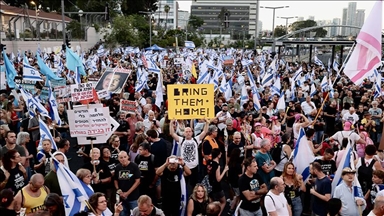 عشرات آلاف الإسرائيليين يتظاهرون للمطالبة بإبرام صفقة تبادل أسرى
