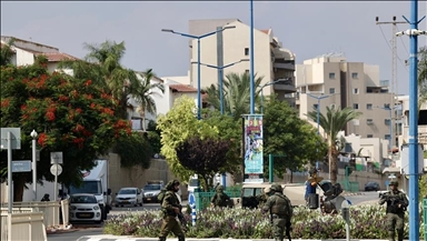 تضرر مركز تجاري بكريات شمونة جراء سقوط صاروخ أطلق من لبنان
