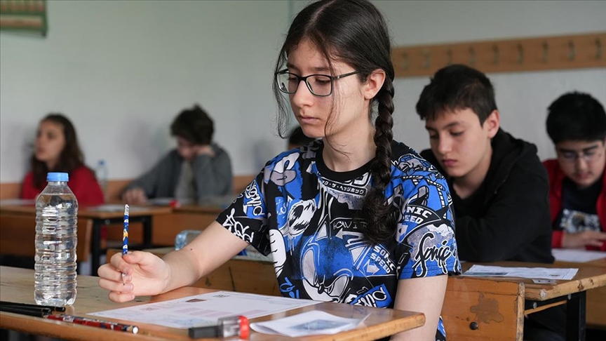 LGS kapsamındaki merkezi sınav iki oturum halinde yapıldı