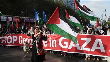Pakistan'da on binlerce kişi, Filistin'e destek gösterisi düzenledi
