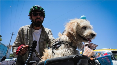 Bisikletiyle dünyayı dolaşan Türk seyyah ve köpeği, Afganistan'da