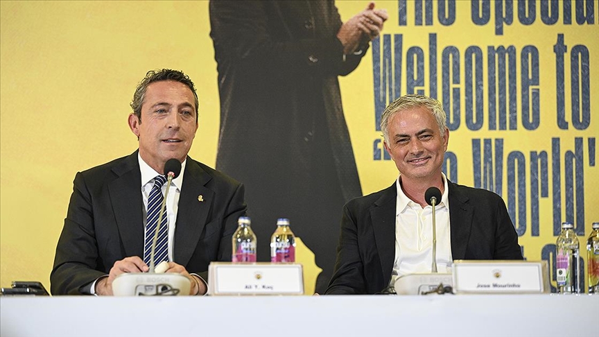 Fenerbahçe Başkanı Koç, Mourinho'yu kulüp için "Tarihi bir adım" olarak görüyor