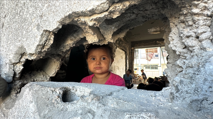"اليونيسف" تحذر: أطفال غزة يعيشون بجانب مكبات النفايات