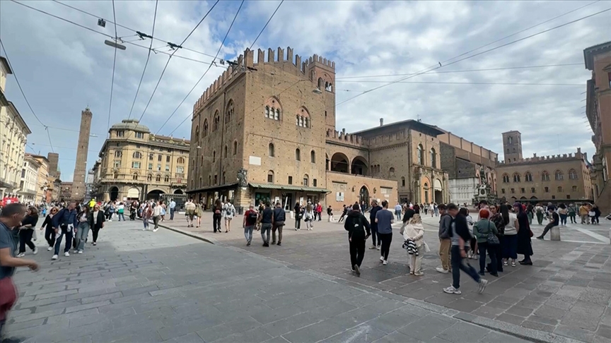 İtalya'nın revaklarıyla ünlü "Kızıl" şehri: Bologna