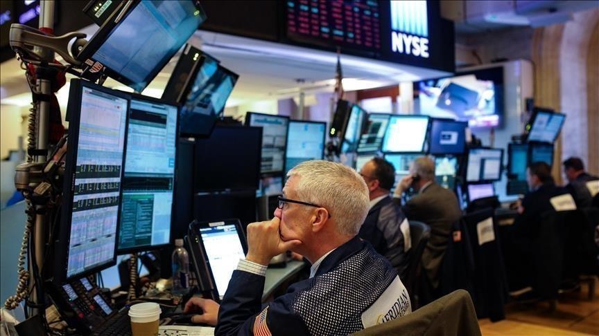 US stocks finish mixed as Dow drops 115 points