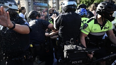 New York : Violence policière contre un photojournaliste d'Anadolu qui couvrait les manifestations pro-palestiniennes