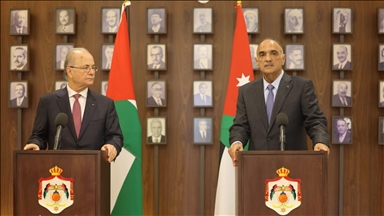 الأردن وفلسطين يوقعان 14 اتفاقية لتعزيز التعاون الاقتصادي 