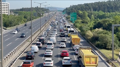 İstanbul'da haftanın ilk iş gününde trafik yoğunluğu yaşanıyor 