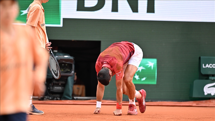 Injured tennis top seed Novak Djokovic withdraws from French Open