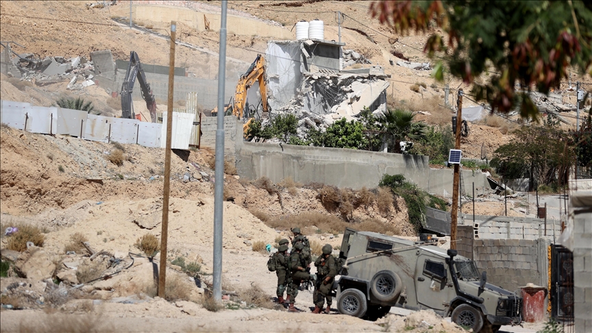 الضفة.. الجيش الإسرائيلي يهدم منازل ومنشآت في نابلس والخليل