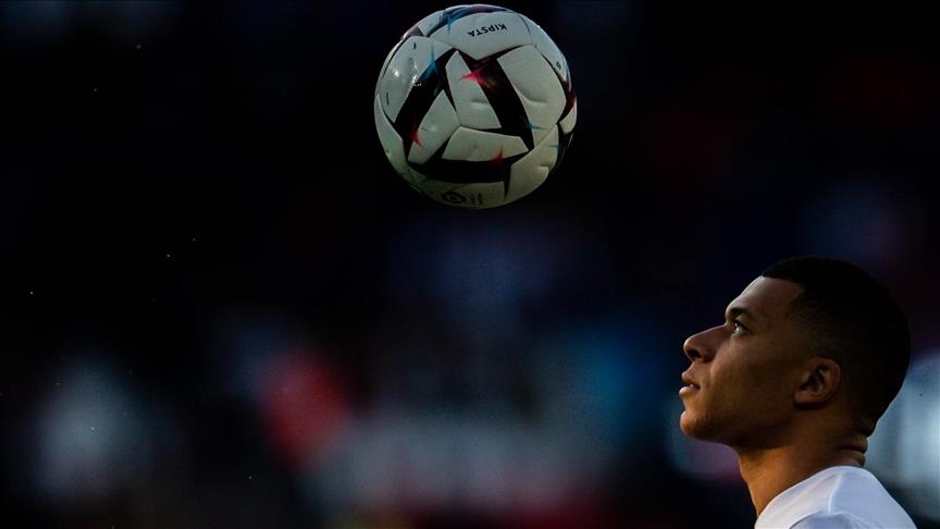 Football : Kylian Mbappé signe au Real Madrid pour cinq ans