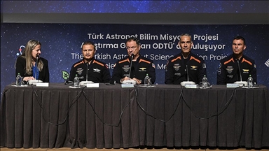 Türkiye'nin ilk uzay yolculuğunu gerçekleştiren Ax-3 ekibi ODTÜ'de gençlerle buluştu