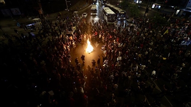 تل أبيب.. مئات يتظاهرون للمطالبة بإطلاق سراح المحتجزين في غزة 