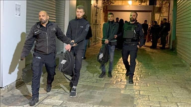 İsrail askerleri Batı Şeria'da 22 Filistinliyi gözaltına aldı