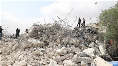 İsrail güçleri, Batı Şeria'nın Nablus kentinde Filistinlilere ait evleri yıkmaya başladı