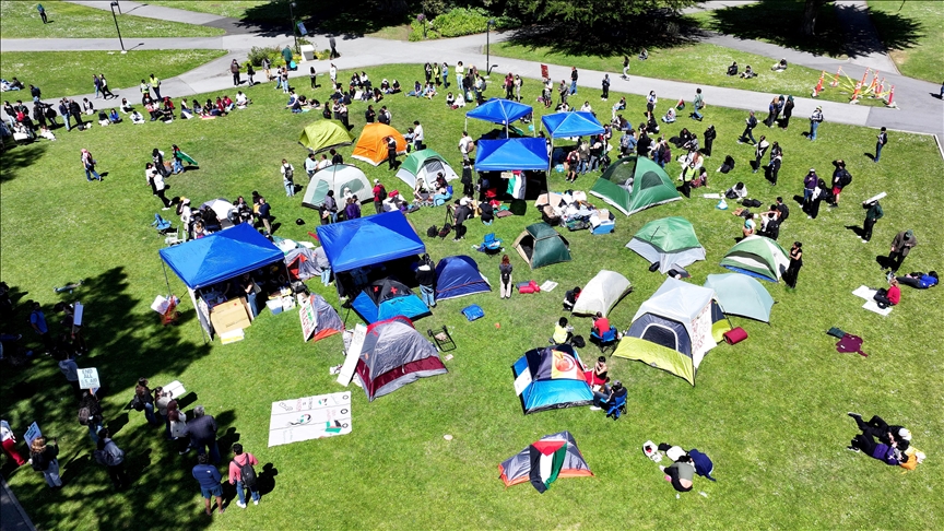 Un grupo de manifestantes propalestinos se atrincheran en la oficina del presidente de la Universidad de Stanford