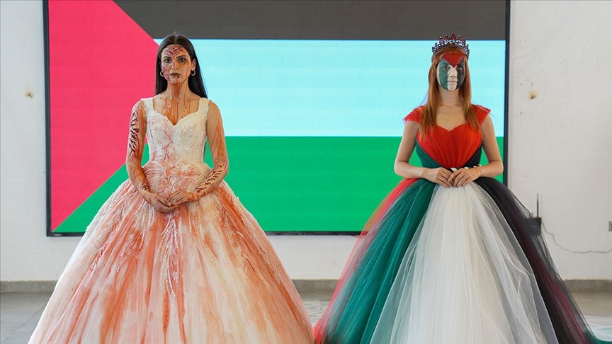 Kanlı gelinlik ve Filistin bayrağı renklerindeki kıyafetle Gazze'deki saldırılara dikkat çektiler