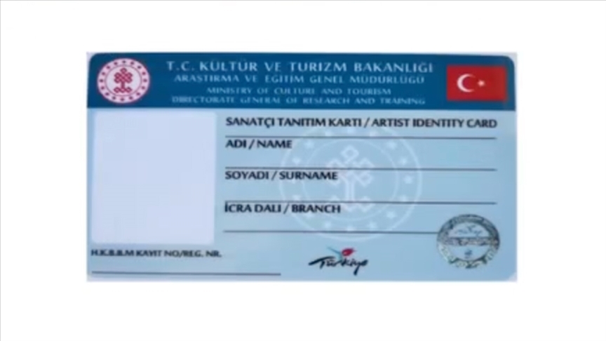 Somut olmayan kültürel miras taşıyıcısı 373 kişiye "Sanatçı Tanıtma Kartı" verildi
