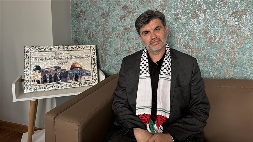 Müzisyen Turgut Çelik Gazze'de yaşananlara dikkati çekmek için şarkı yaptı