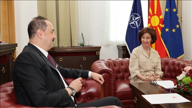 Претседателката Сиљановска Давкова оствари средба со турскиот амбасадор Фатих Улусој